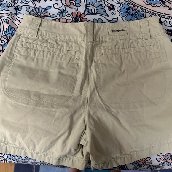 Patagonia Women’s cotton shorts - Picture 2 of 3